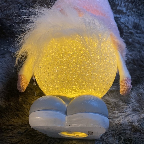 Pink Christmas Gnome lamp - Picture 13 of 16